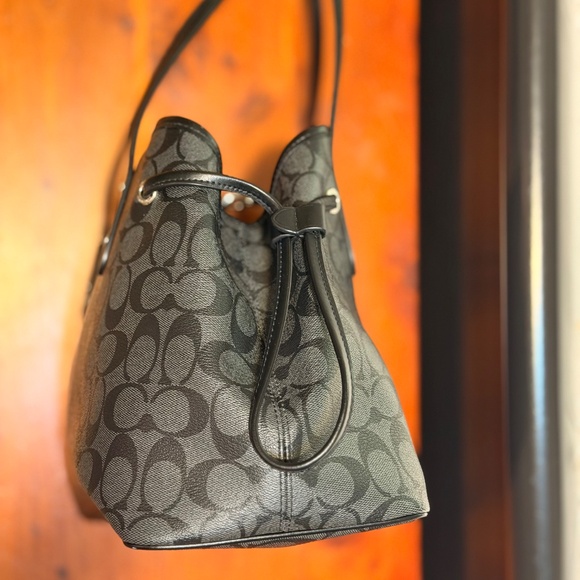 COACH Signature Drawstring Carryall Tote Bag - EUC - Picture 5 of 15